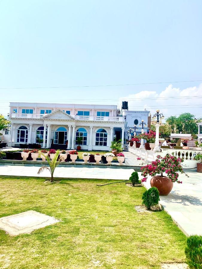 Dream Palace Resort Kathmandu Bagian luar foto